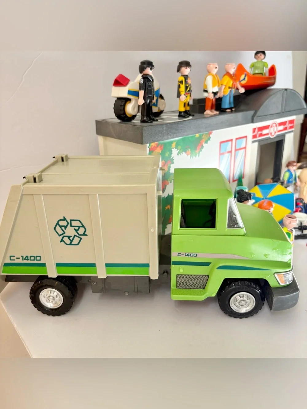 Playmobil Lot Medical Center Garbage Truck Figures Accessories